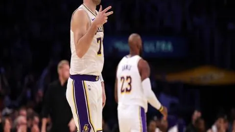 马竞积分领跑，巴塞与皇马并列西甲积分榜第三、四位